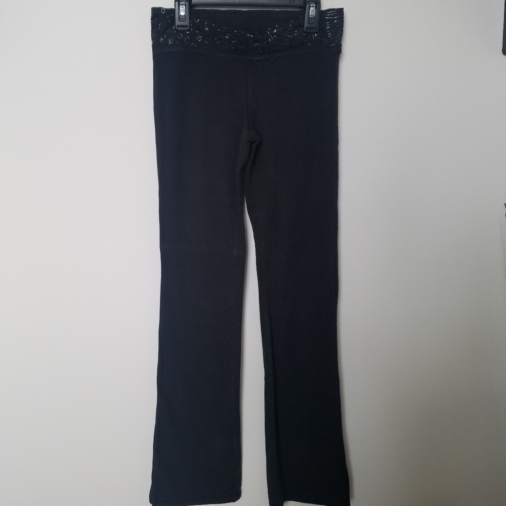 VS yoga pants
